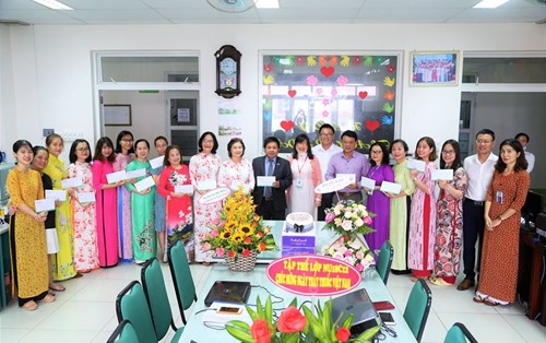 Đại học Đông Á tri ân ngày Thầy thuốc Việt Nam